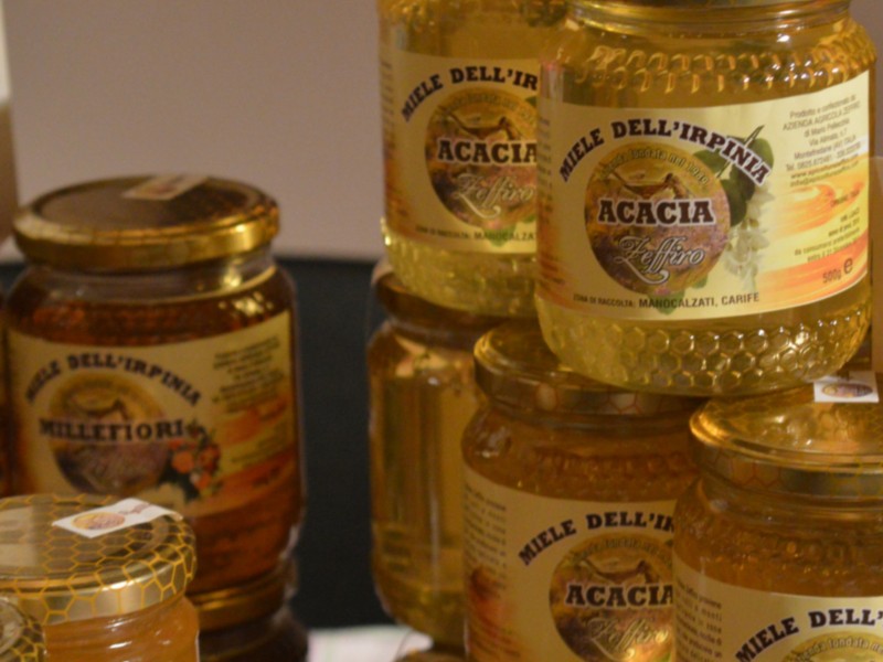 miele d'acacia, miele, miele italiano, apicoltura zeffiro, propoli, pappa reale, polline, ciokomiele
